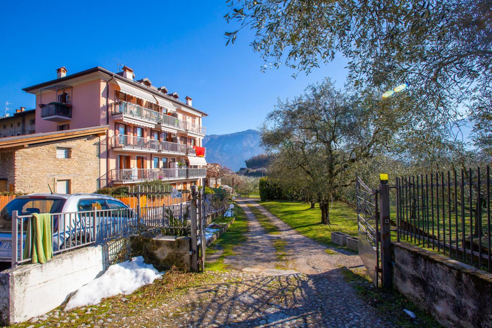 Appartamento Verde - Happy Rentals Riva del Garda Exterior photo